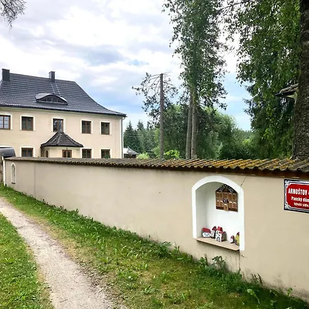 Zamecek Casa de hóspedes 3*